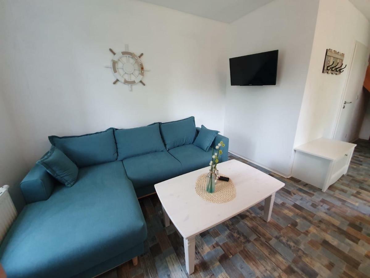 Appartement Marijanas Ferienhof 2, Urlaub Mit Viel Platz Zwischen Dornumersiel Und Bensersiel, Gehoert Zum Cafe Kunterbunt à Holtgast Extérieur photo